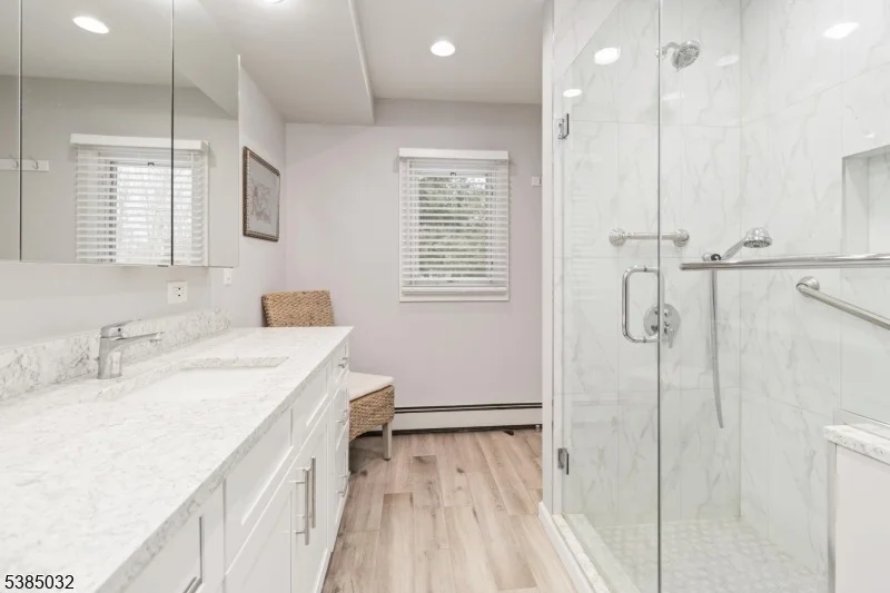 Photo of 6 Seabert Ln