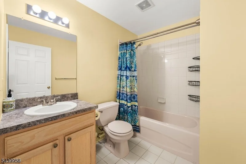 Photo of 252 Moonlight Dr