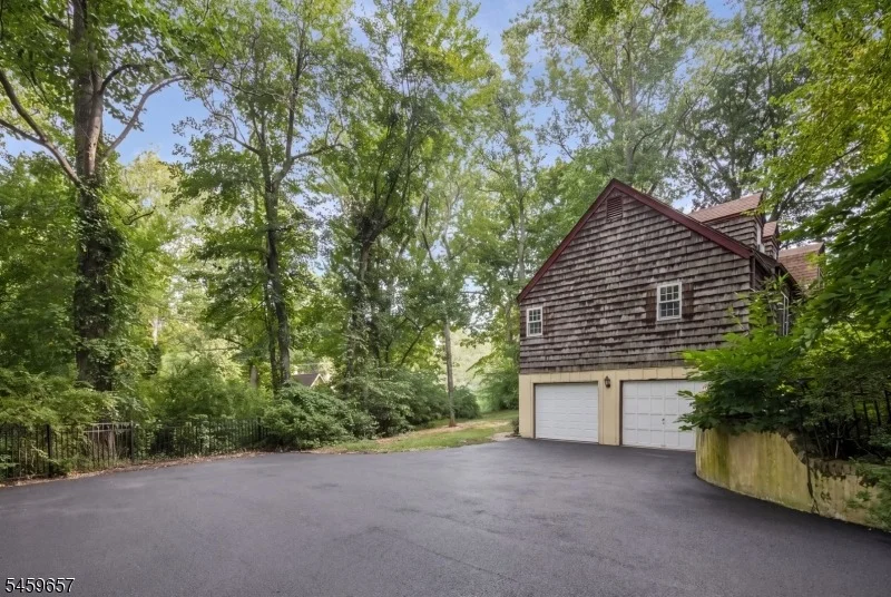 Photo of 44 Chestnut Rd