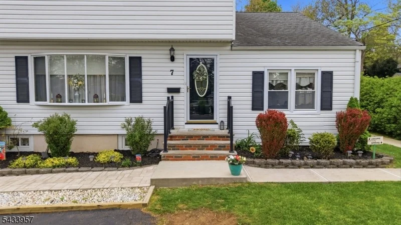 Photo of 7 Spier Dr