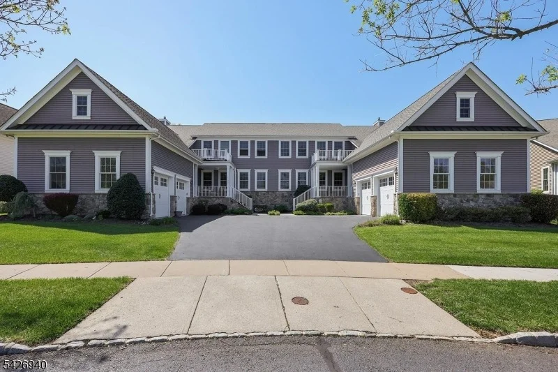 Photo of 84 Bedford Dr