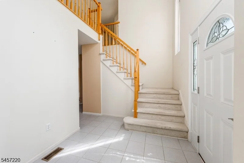 Photo of 4 Hawthorn Dr
