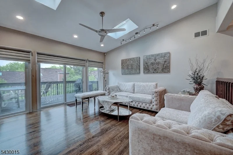 Photo of 69 Cummings Cir