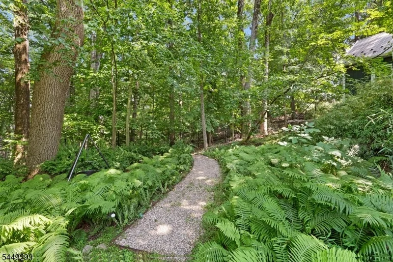 Photo of 11 Summit Rd
