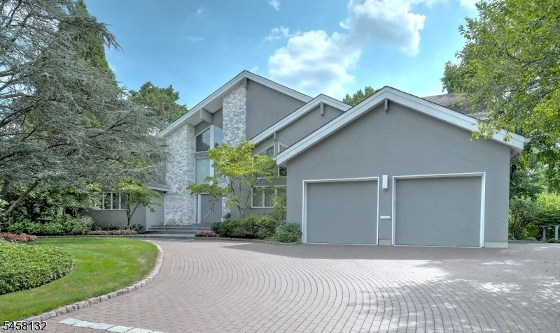 Photo of 52 Edgemont Rd