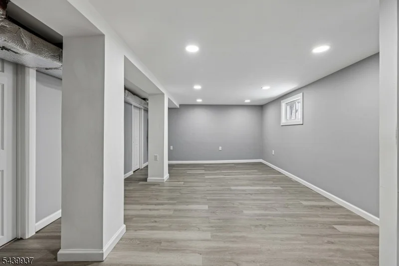 Photo of 377 Parker Ave