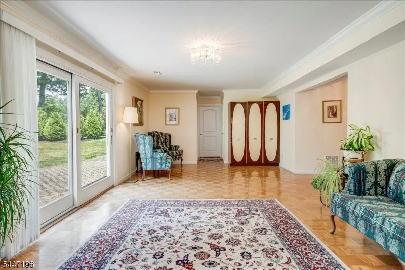 Photo of 57 Robbins Ave