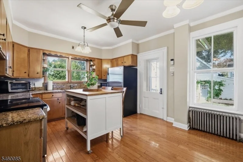 Photo of 406 W Moore St