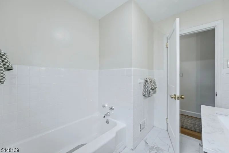 Photo of 102 Mortimer Ave