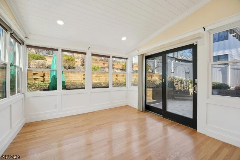 Photo of 59 Oakwood Dr