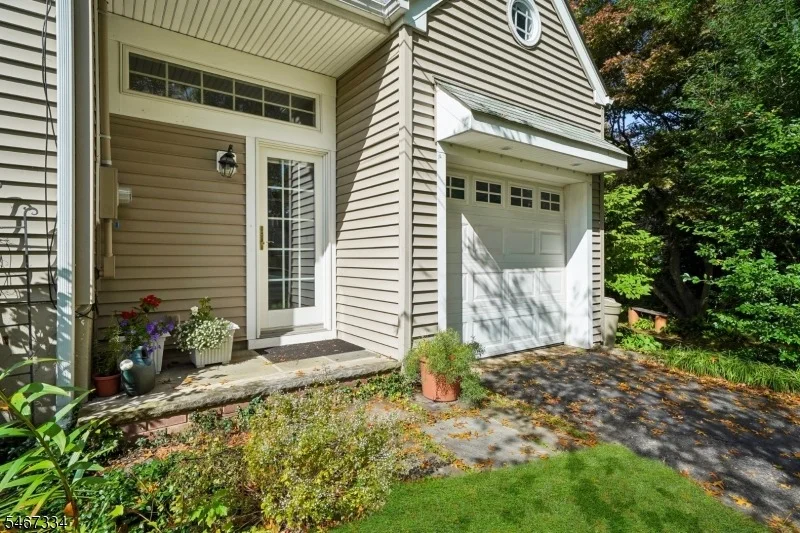 Photo of 43 Miele Pl