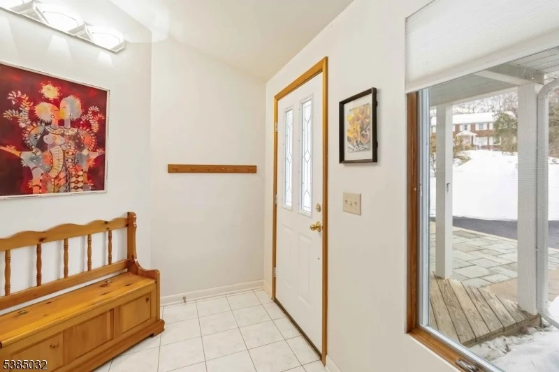 Photo of 6 Seabert Ln