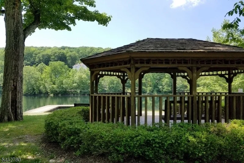 Photo of 1 Rock Ledge