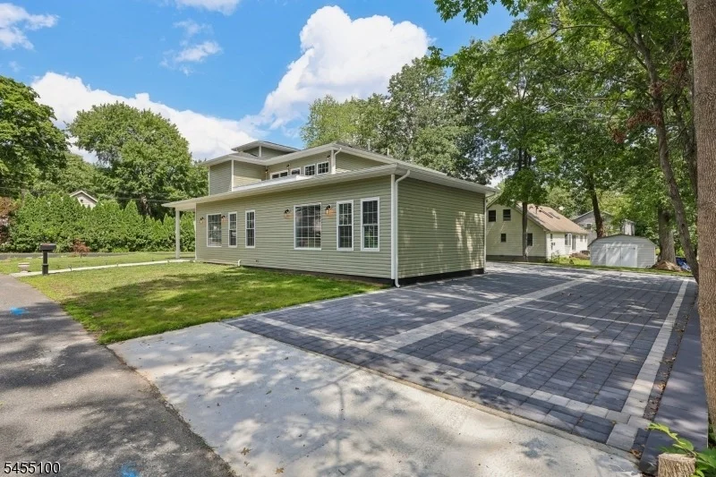 Photo of 34 Gates Ave
