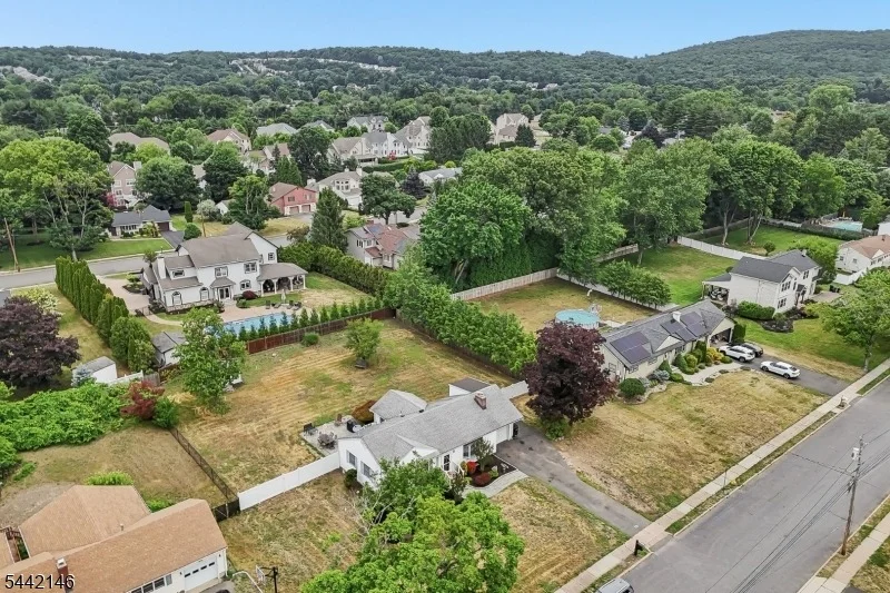 Photo of 49 Pancake Hollow Dr
