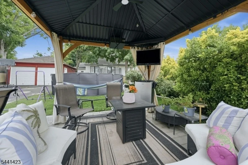Photo of 217 8Th Ave