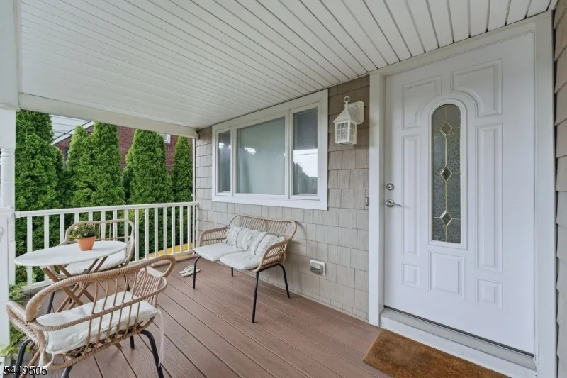 Photo of 647 Devon St