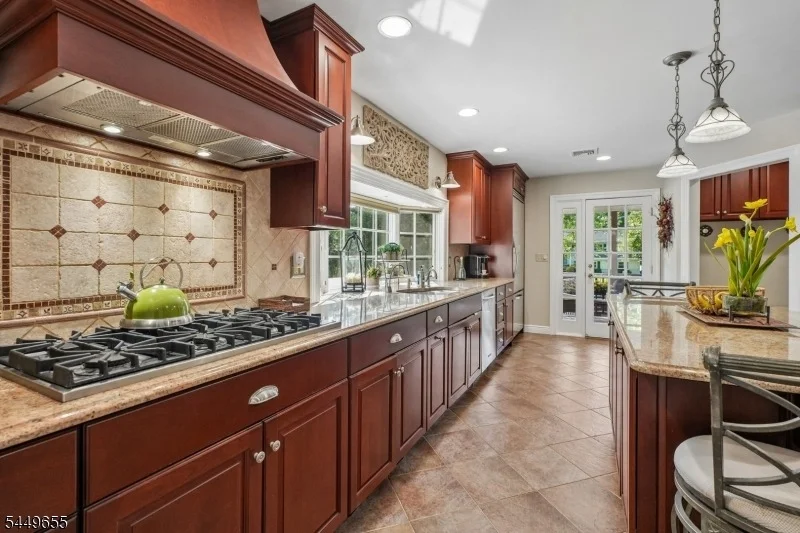 Photo of 9 Pitcairn Dr