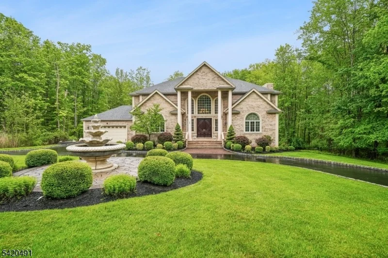 Photo of 72 Hook Mountain Rd