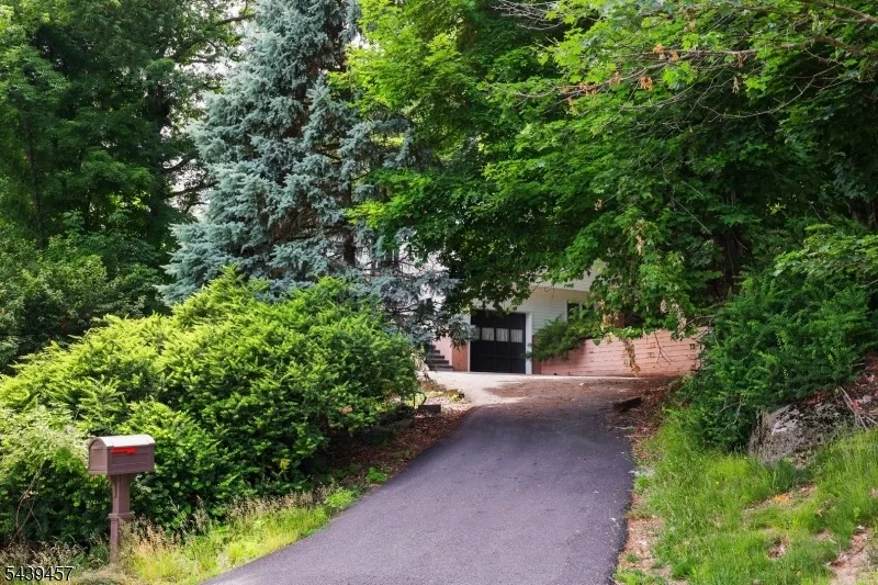 Photo of 12 Fairway Trl