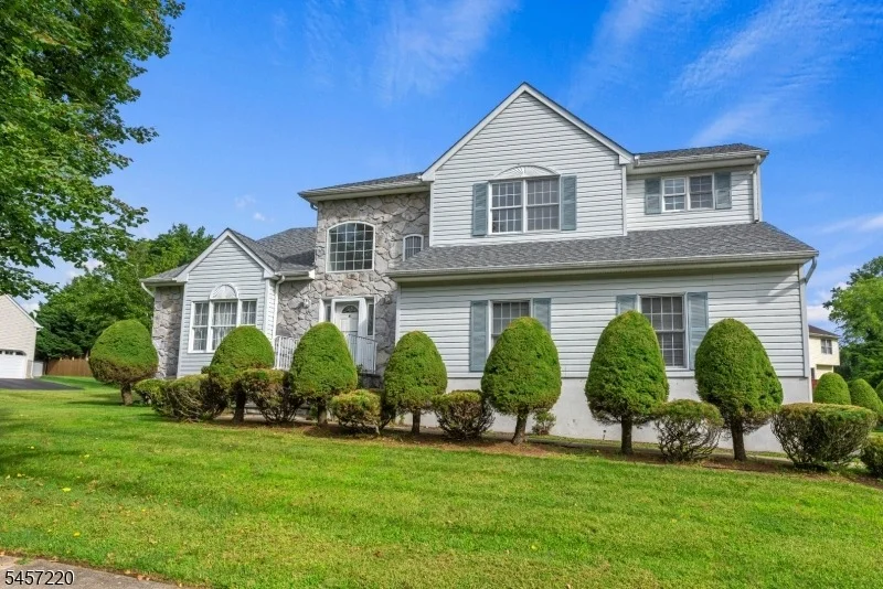 Photo of 4 Hawthorn Dr