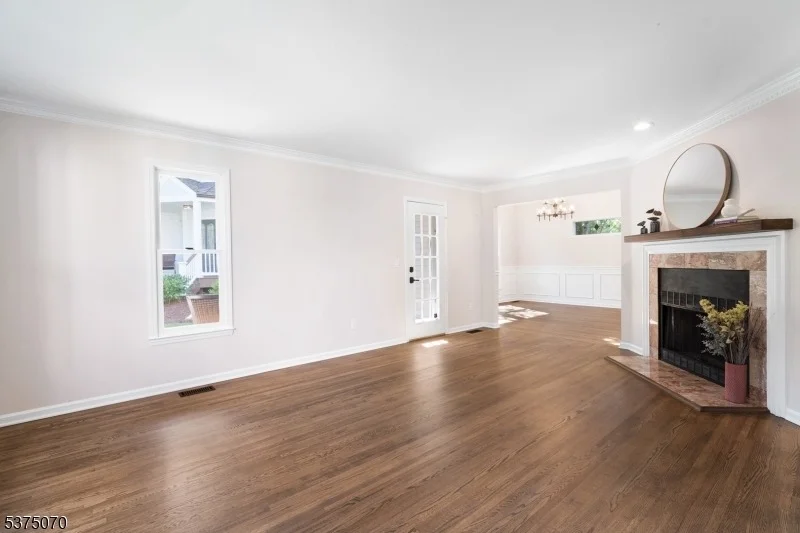 Photo of 26 W Main St