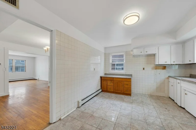 Photo of 183 Devon St