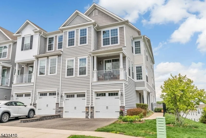 Photo of 137 Aspen Dr
