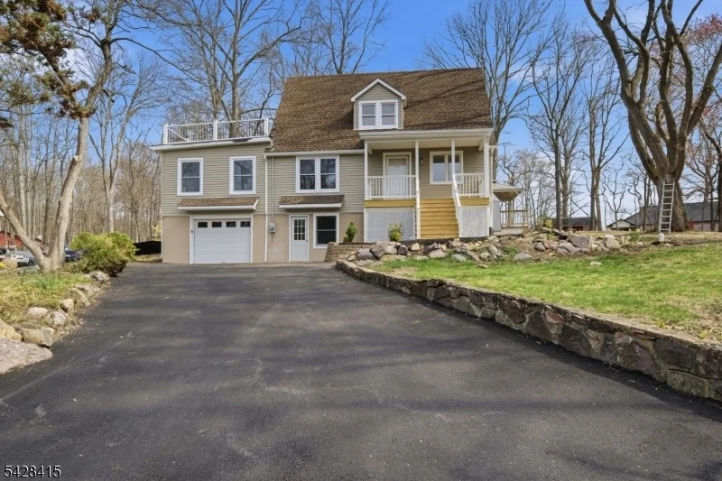 Photo of 4 Hillside Rd