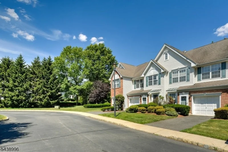 Photo of 118 Barclay Dr