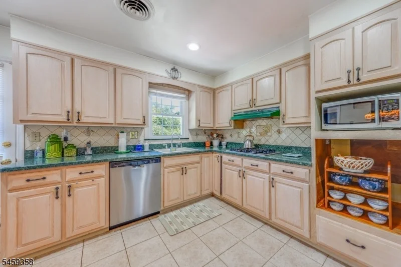 Photo of 2 Orchard Dr