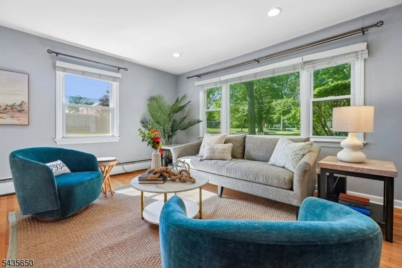 Photo of 2 Knapp Ave