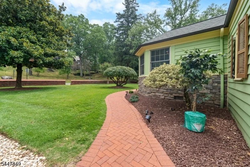 Photo of 950 Belvidere