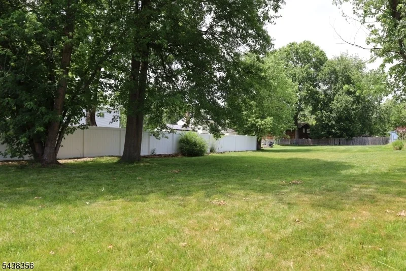 Photo of 70 Knoll Rd