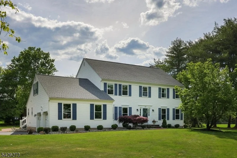 Photo of 77 Ridgeview Dr
