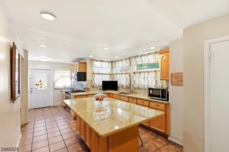Photo of 569 Berkeley Ave