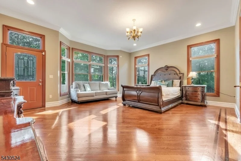 Photo of 37 Robbins Rd