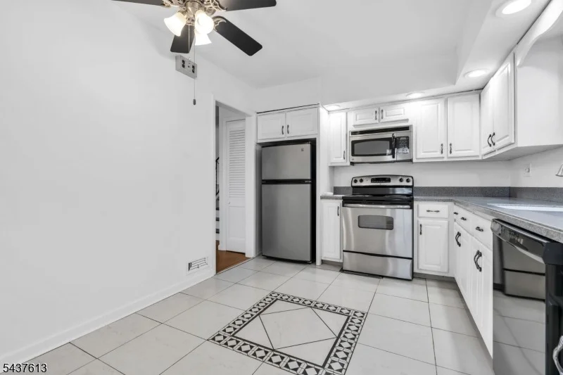 Photo of 23 Colonial Dr