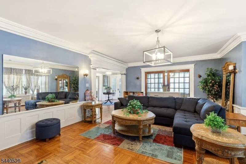 Photo of 569 Berkeley Ave