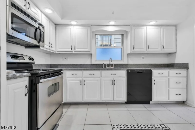 Photo of 23 Colonial Dr