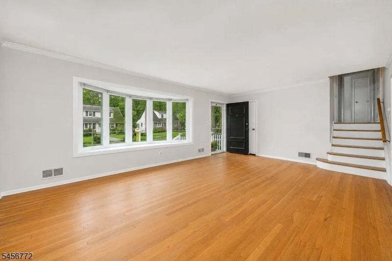 Photo of 43 Roosevelt Ave