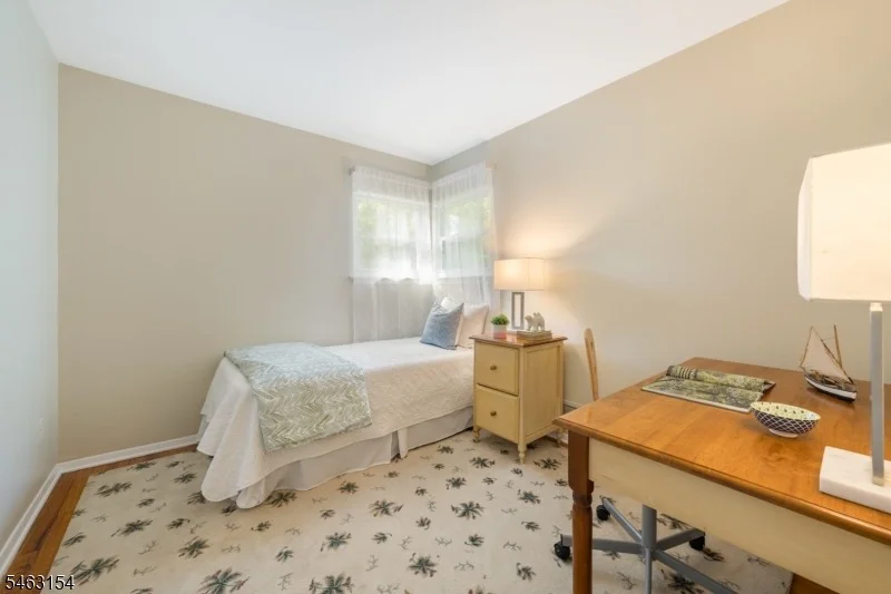 Photo of 43 Chaucer Dr