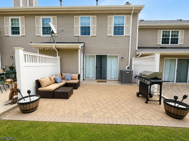 Photo of 87 Goodwin Dr