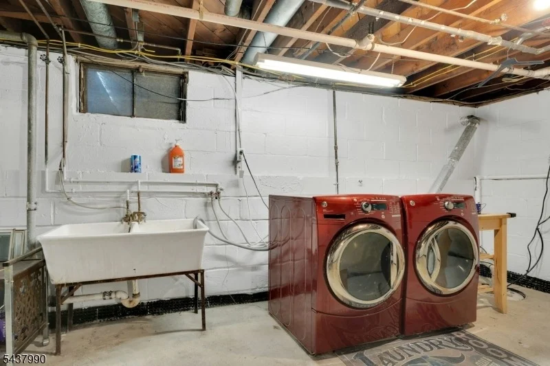 Photo of 451 Chestnut St