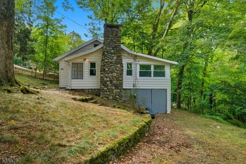 Photo of 330 Springbrook Trl