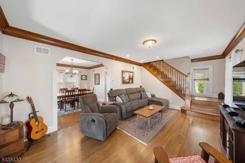 Photo of 1269 Robinson Ter
