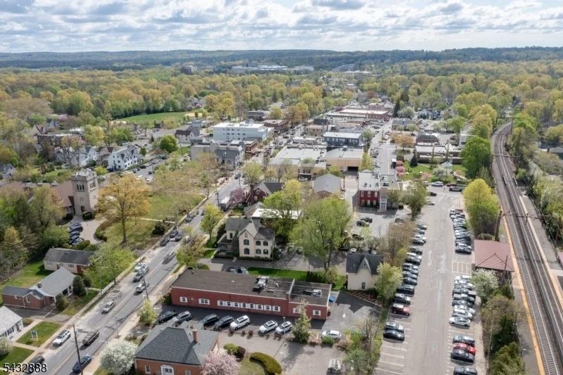 Photo of 331 Main St