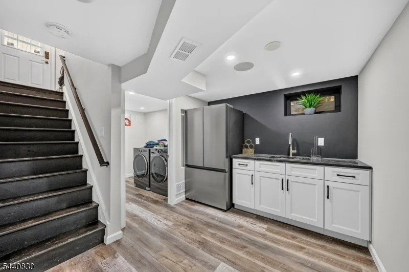 Photo of 42 Donnalin Pl