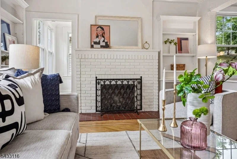 Photo of 108 Oakview Ave