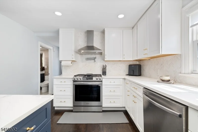 Photo of 330 Springfield Ave